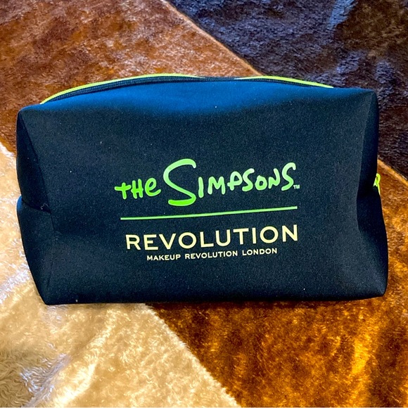 Makeup Revolution x Simpson’s Couch Neoprene Bag - Picture 2 of 8